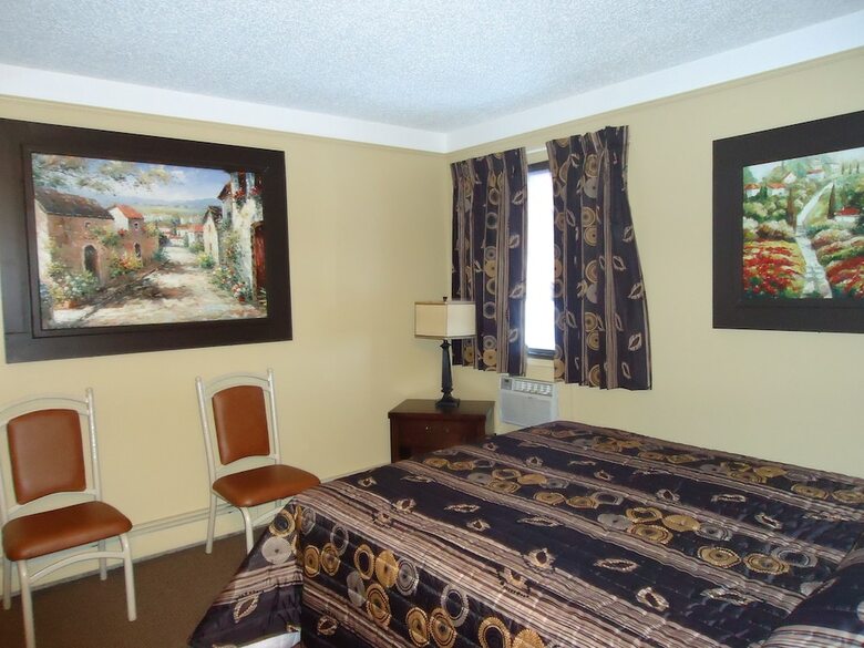 Hotel River Inn
