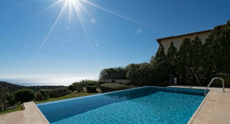 Villa Th02 - Iremos