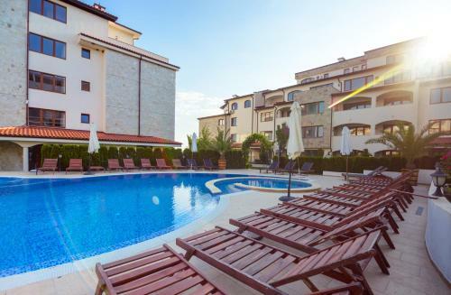 Casa Real Apartments