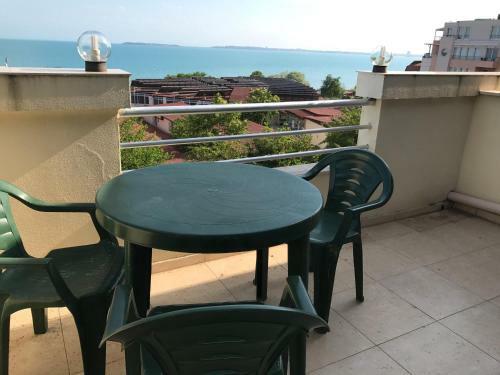 Dom-el Real Apartments In Sea View Complex
