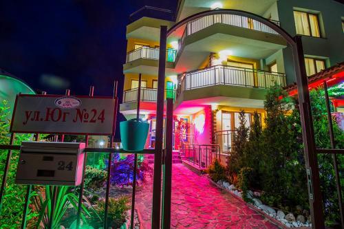 Jbh Hotel