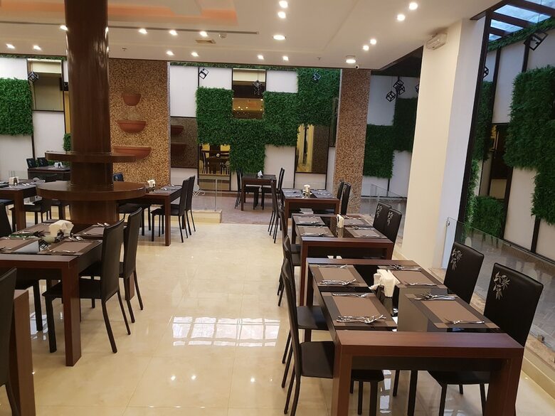 Laperla Hotel
