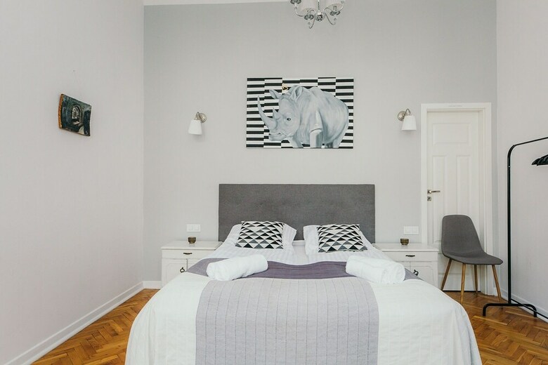 Oomph Warsaw Central Elegant Apartment