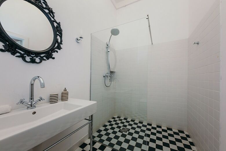 Oomph Warsaw Central Elegant Apartment