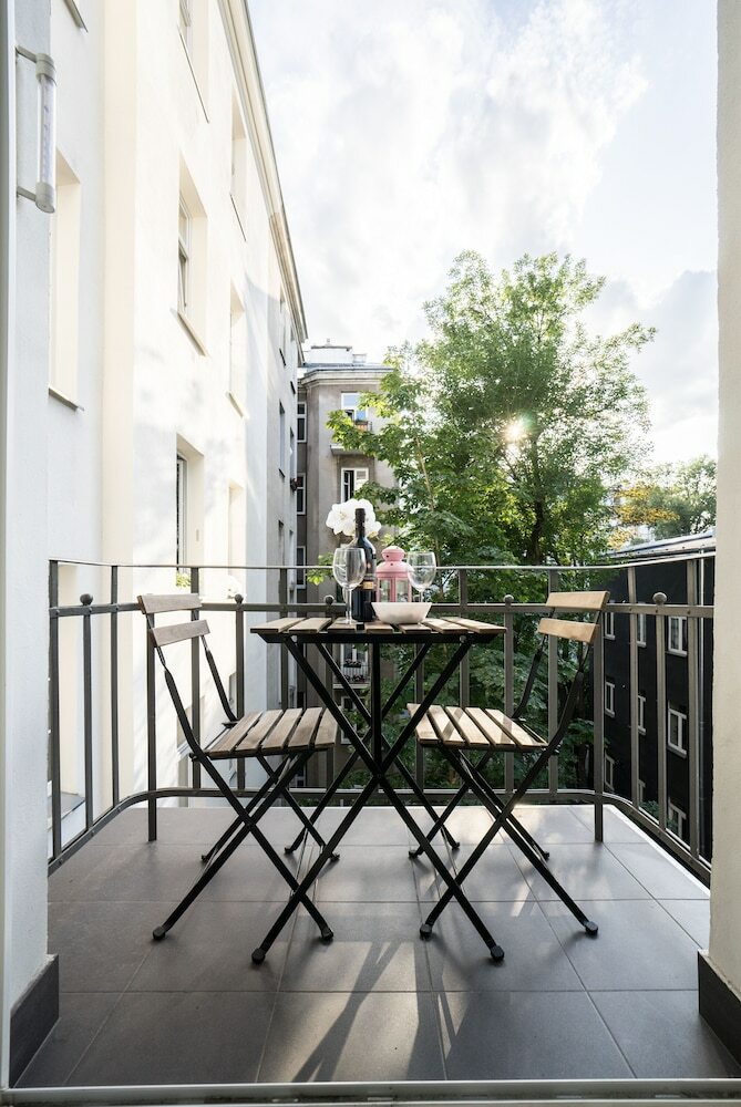 Oomph Warsaw Central Elegant Apartment