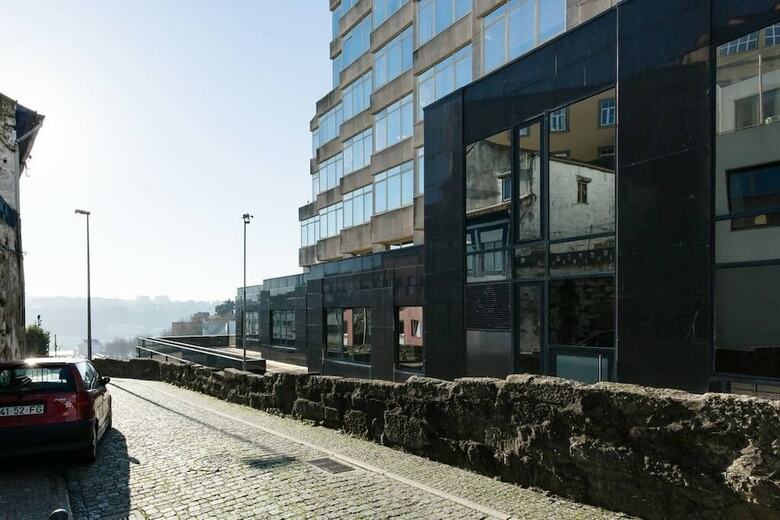 Mac003 � Macario Wood Apartment // Netflix
