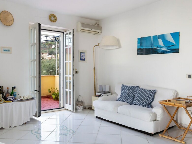 Simple Apartment In Massa Lubrense With Terrace