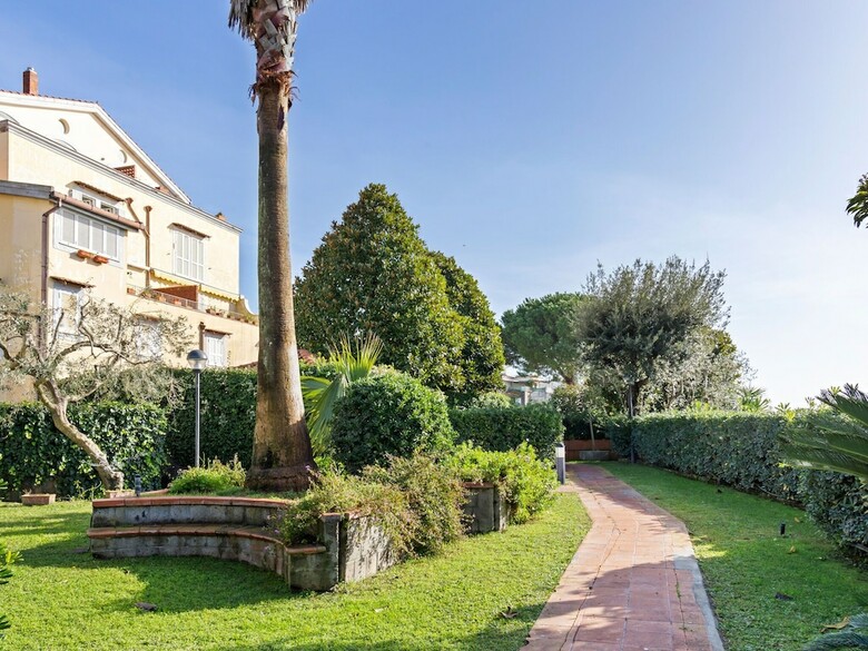 Simple Apartment In Massa Lubrense With Terrace