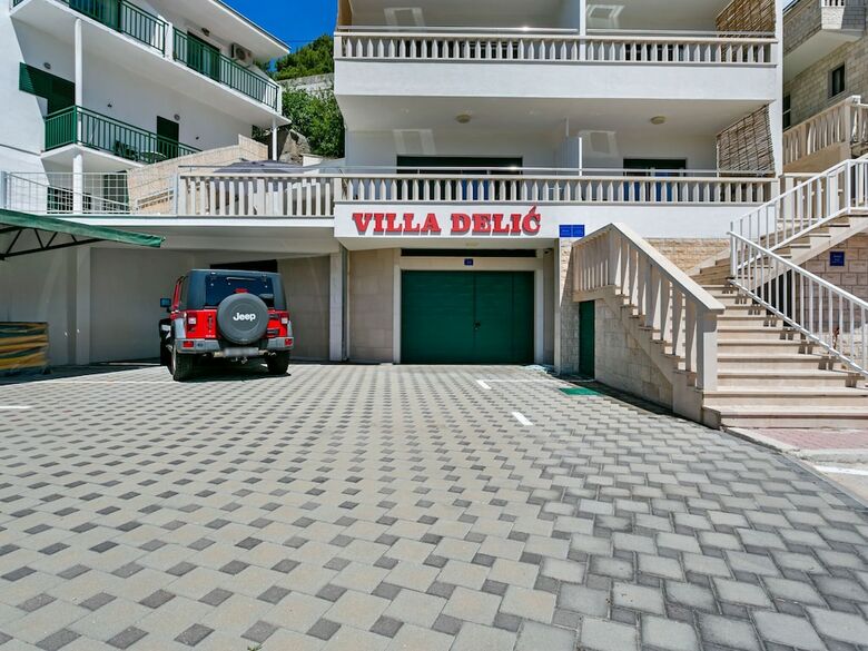 Simplistic Apartment In Drvenik Near Beach Lu?ica