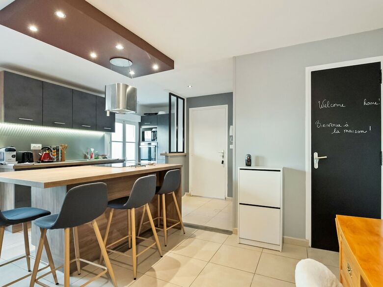 Modern Apartment In Bayeux Near Town Centre