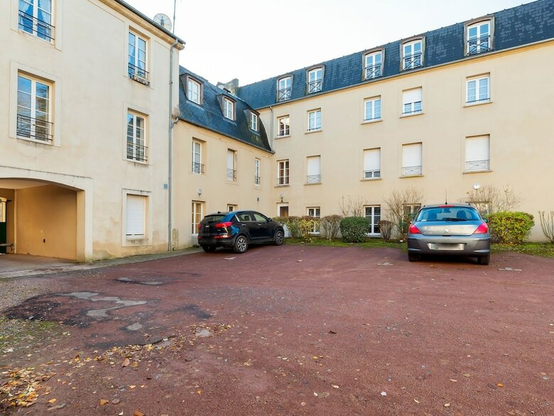 Modern Apartment In Bayeux Near Town Centre