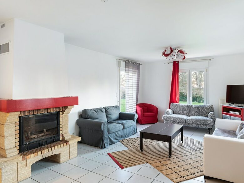 Tranquil Holiday Home In Englesqueville-la-percee With Garden