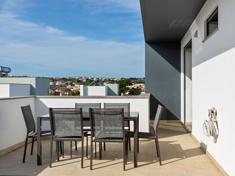 Villa Modern Holiday Home In Foz de Arelho With Private Pool
