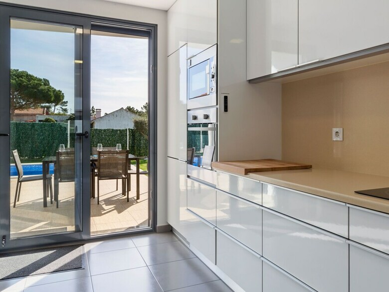 Villa Modern Holiday Home In Foz de Arelho With Private Pool