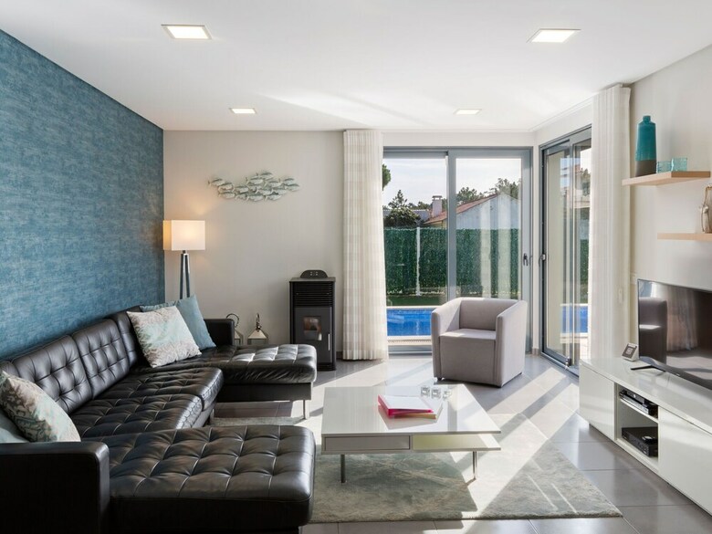 Villa Modern Holiday Home In Foz de Arelho With Private Pool