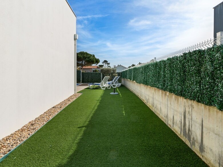 Villa Modern Holiday Home In Foz de Arelho With Private Pool