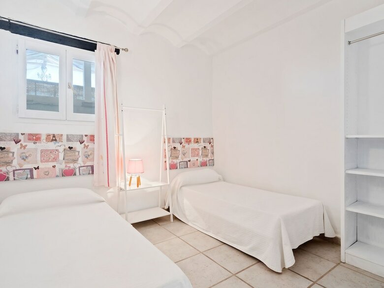 Lovely Bungalow In Oliva With Swimming Pool