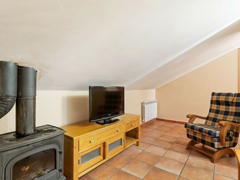 Elegant Apartment In Sierra de G�dar With Fireplace