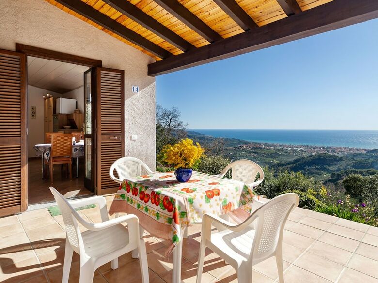 Pleasant Holiday Home In Merea With Sea View �