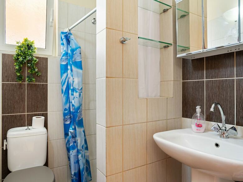 Welcoming Apartment In Venerato With Garden
