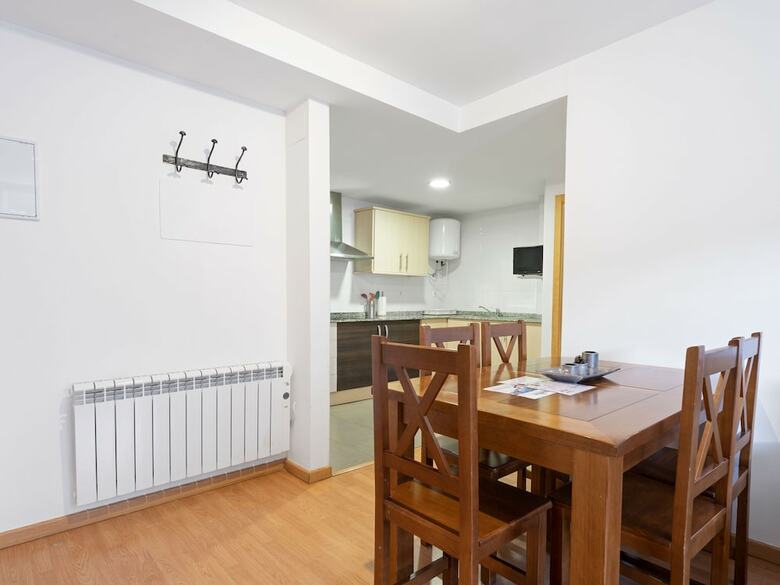 Comfy Apartment In Gudar With Heating
