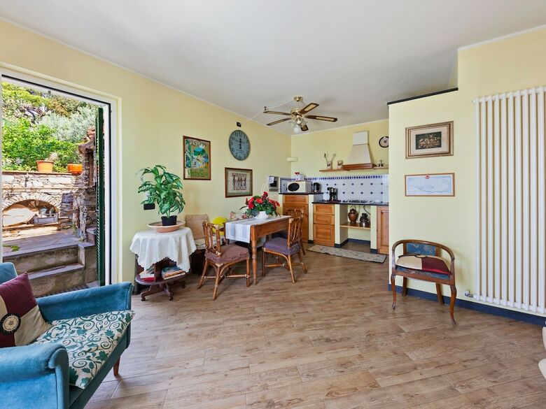 Lovely Villa In Genova With Garden