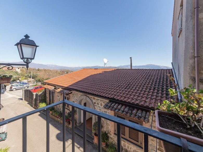 Attractive Holiday Home In Bosco With Garden