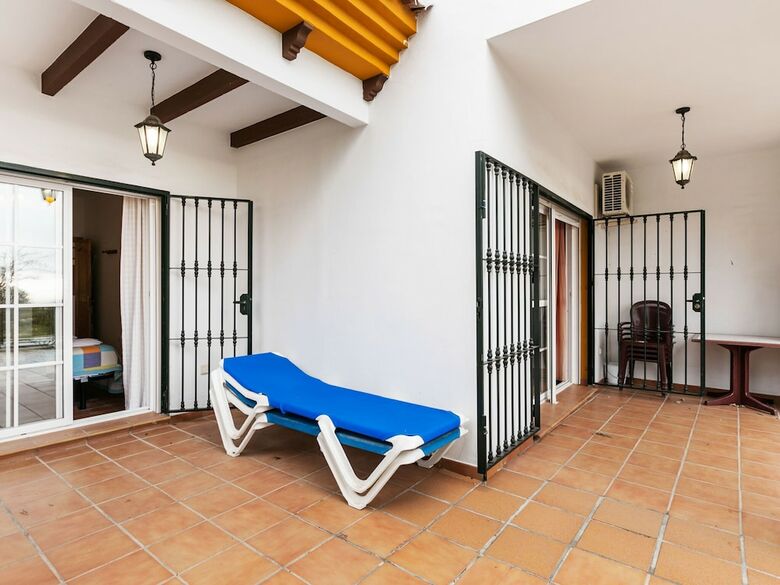 Impressive Apartment In Alcauc�n With Swimming Pool