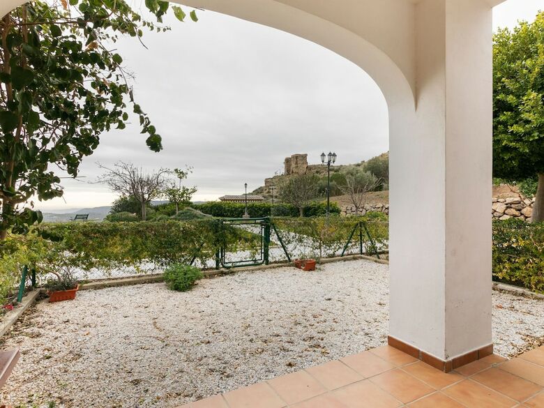 Impressive Apartment In Alcauc�n With Swimming Pool