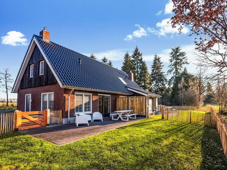Spacious Holiday Home In Rijssen With Garden
