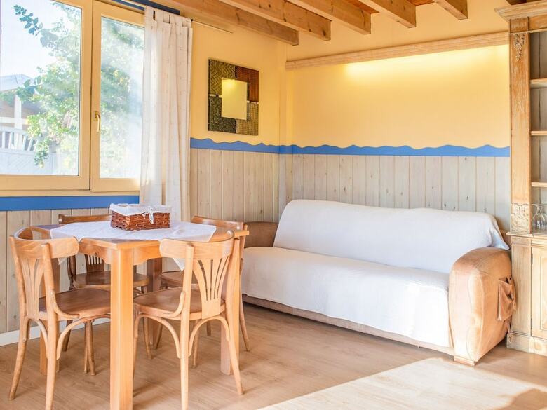 Beautiful Bungalow In Oliva With Swimming Pool
