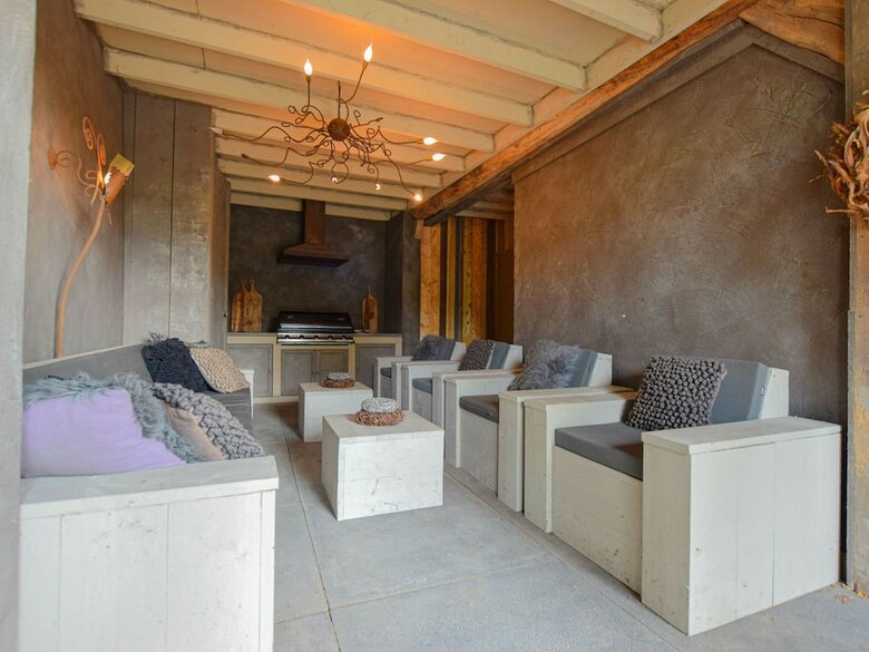 Posh Holiday Home In Alphen With Jacuzzi