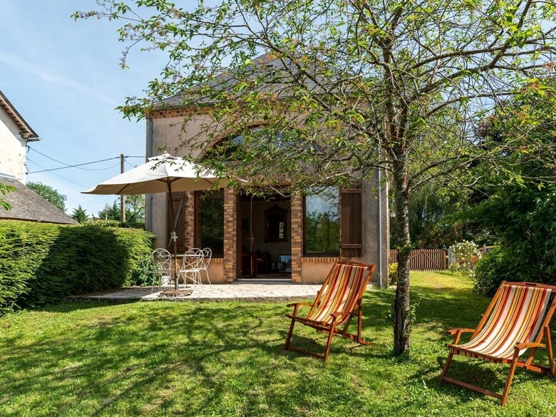 Quaint Holiday Home In Morogues With Garden