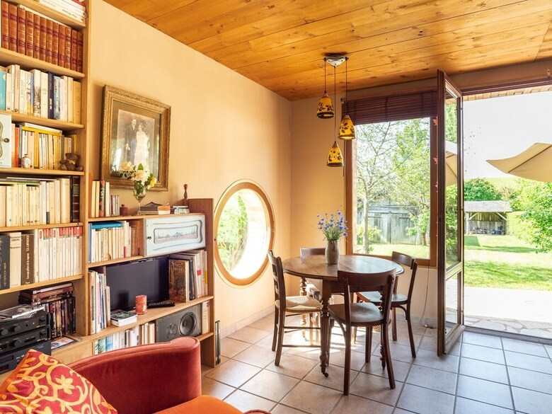 Quaint Holiday Home In Morogues With Garden