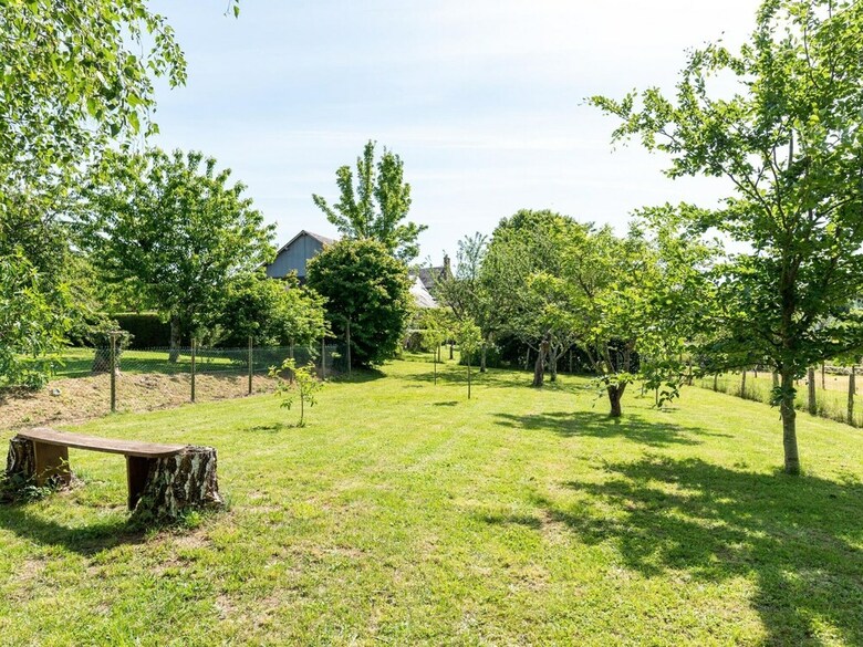 Quaint Holiday Home In Morogues With Garden
