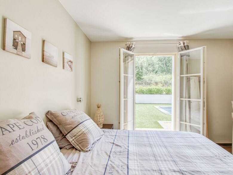 Cozy Villa In Le Plan-de-la-tour With Private Swimming Pool
