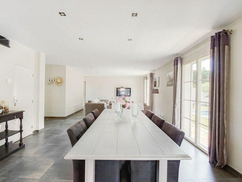 Cozy Villa In Le Plan-de-la-tour With Private Swimming Pool