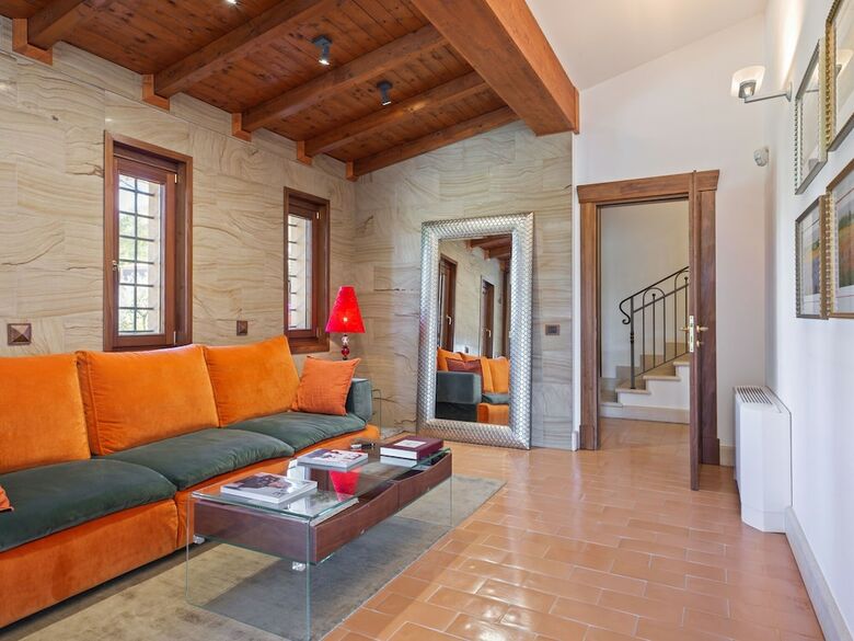 Luxurious Villa In Mentana With Garden