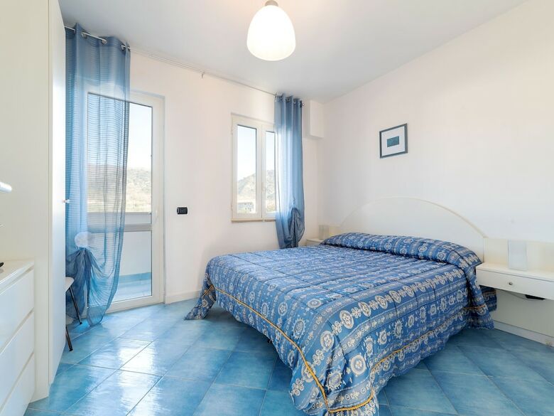 Comfy Apartment In Policastro Bussentino With Terrace