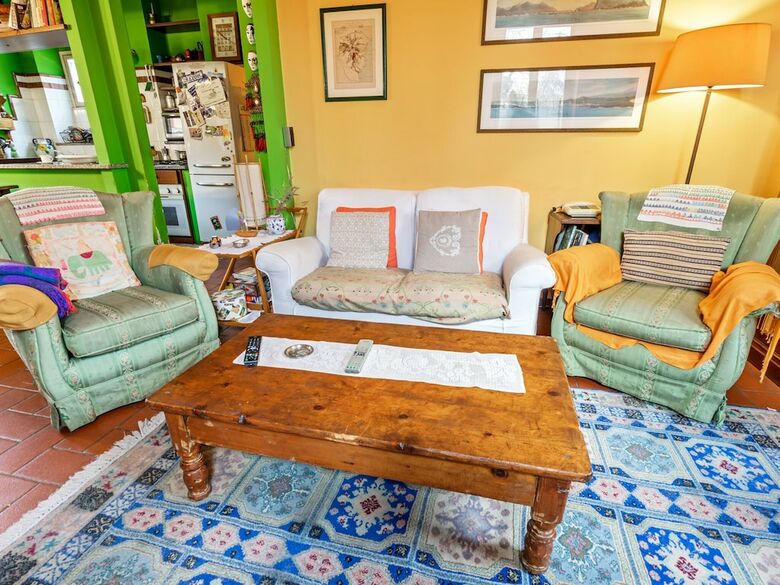 Colourful Holiday Home In Castelletto Ticino With Jacuzzi