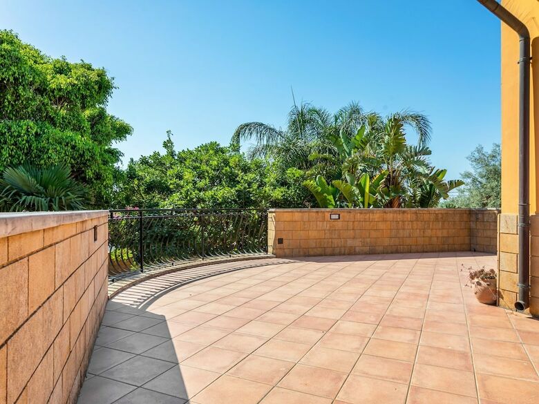 Peaceful Holiday Home In Punta Milocca With Private Pool