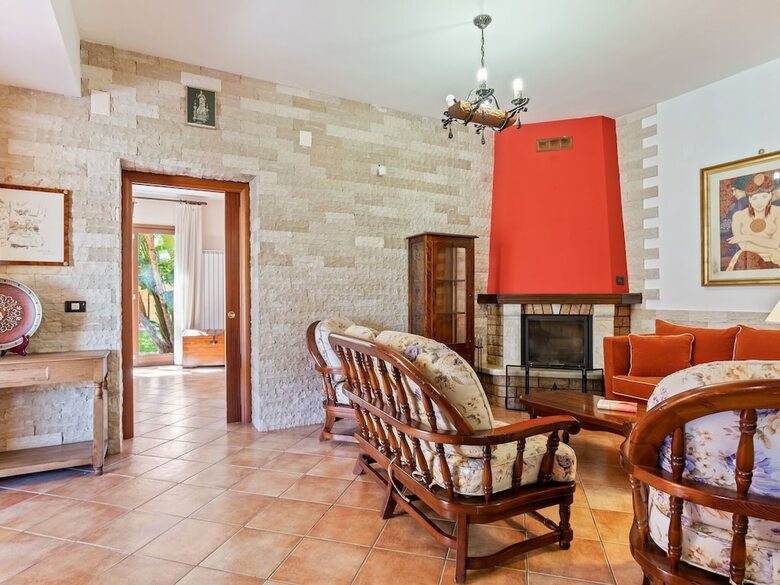 Peaceful Holiday Home In Punta Milocca With Private Pool