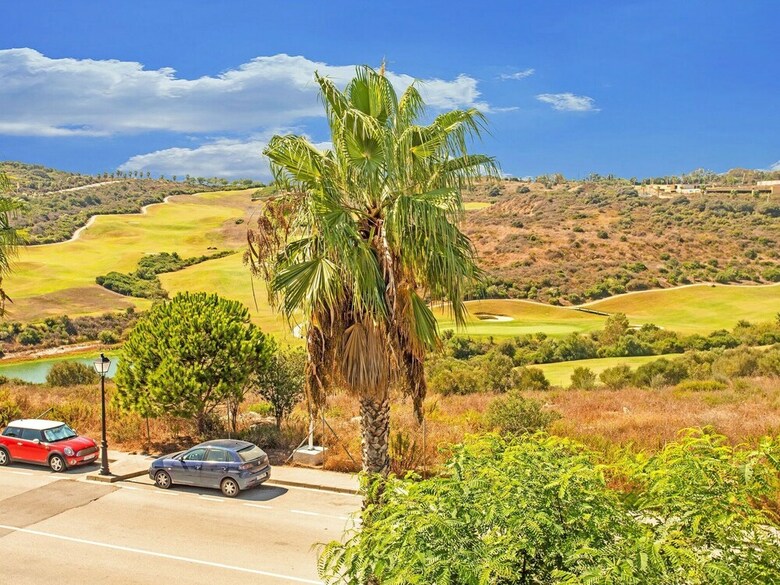 Spacious Apartment In San Roque With Swimming Pool
