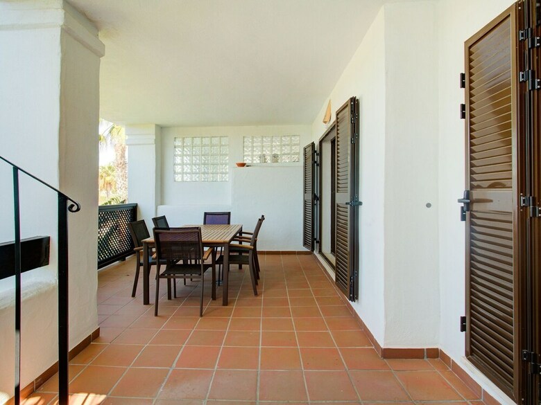 Spacious Apartment In San Roque With Swimming Pool