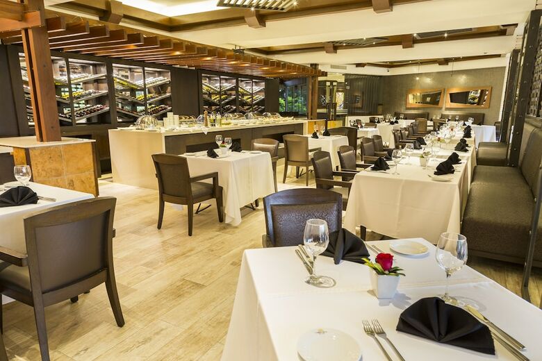 Camino Real Hotel