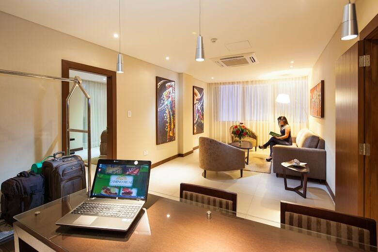 Camino Real Hotel