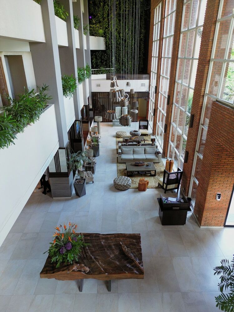 Camino Real Hotel