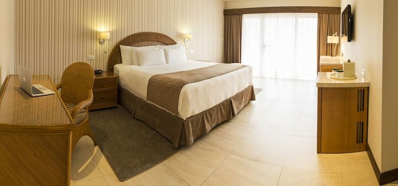 Camino Real Hotel