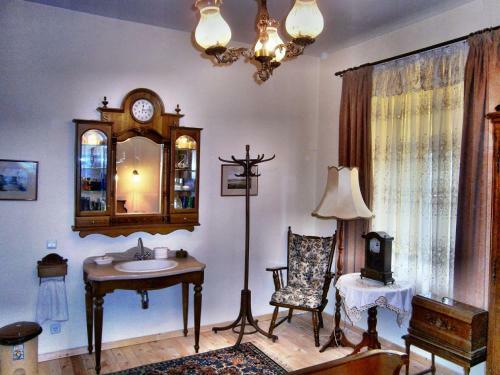 Hostal Retro - 19th Century Guest House