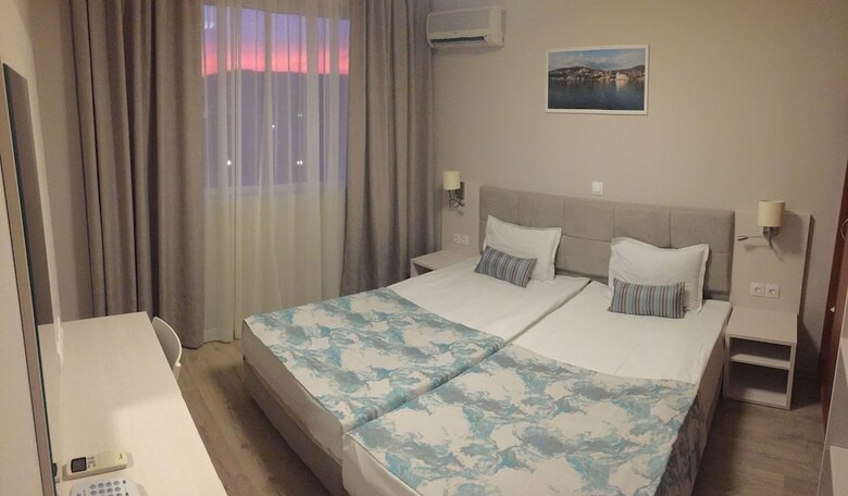 Helios Hotel
